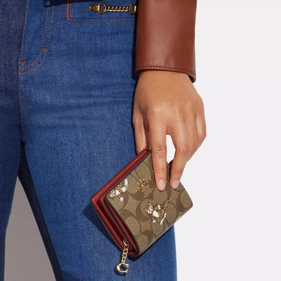NEW Coach Snap Wallet In Signature Canvas With Dancing Kitten Print - Picture 1 of 9
